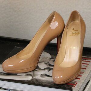 Christian Louboutin Nude Patent Leather Simple Round Toe Pumps